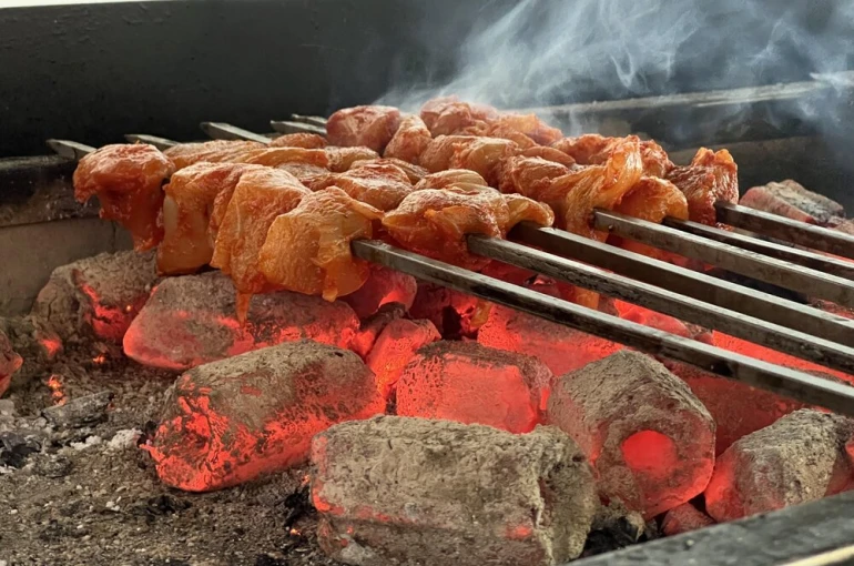 Uzmanı uyardı: "Yanlış beslenmede zehirlenme ve kalp krizi riski var"