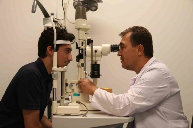 Uzmanından uyarı: 2050 yılında dünyanın yarısı gözlük kullanabilir 