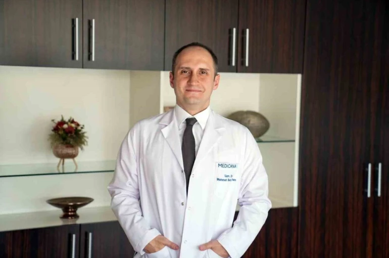 Uzmanından uyarı: "Çatlak da bir kırıktır. İster ince bir ’saç teli’ çatlağı olsun, ister kemiğin tamamen ayrıldığı bir kırık olsun, her ikisi de ’kırık’ olarak tanımlanır" 