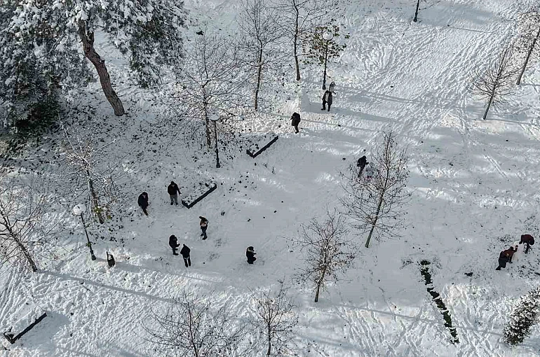 Uzmanından uyarı: "Kar yemek sanıldığı kadar masum değil" 