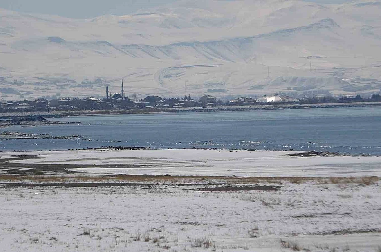 Uzmanlardan Van Gölü Havzası için uyarı: Kar yağışı aldatmasın 
