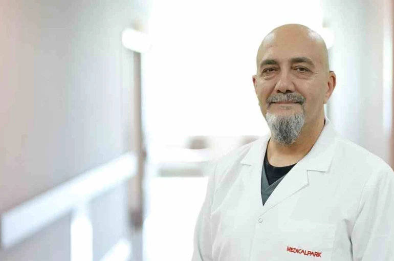 "Uzun yolculuklarda bacakta pıhtı riski artıyor" 