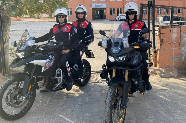 Uzunköprü’de Yunus timlerinden okul çevrelerinde sıkı denetim 