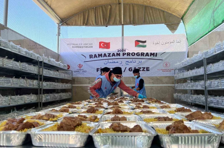 Vakıflar Genel Müdürlüğü Gazze’de: Günlük 20 bin kişilik iftar desteği 