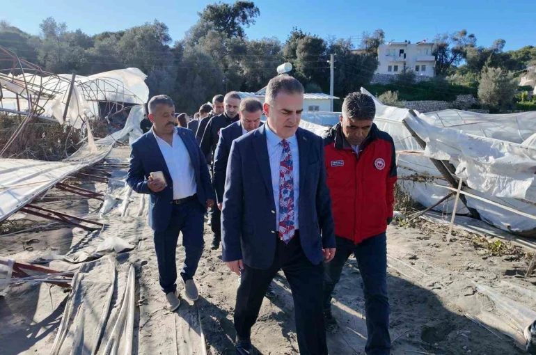 Vali Akbıyık, Seydikemer’de selden etkilenen çiftçilerle bir araya geldi