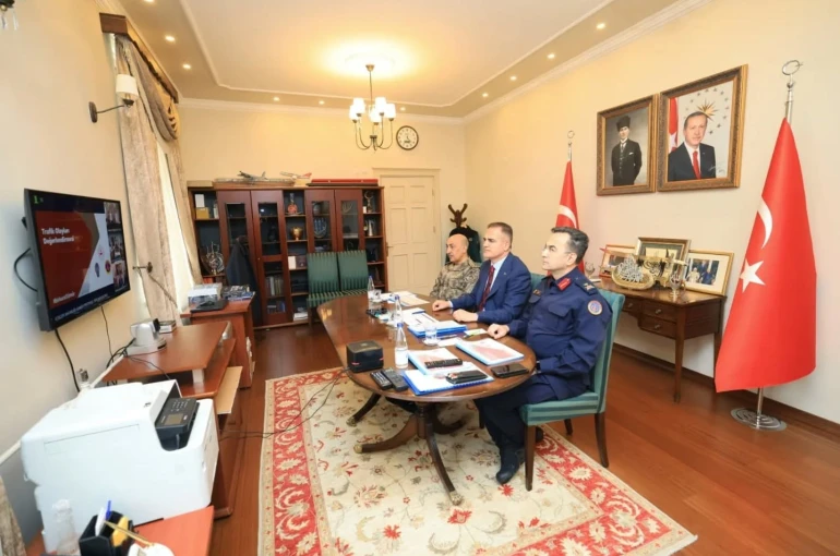 Vali Akbıyık trafik toplantısına katıldı 