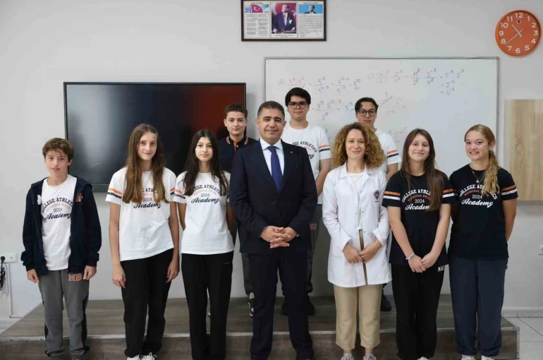 Vali Aslan öğrencilerle okullarda buluşuyor
