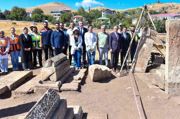 Vali Balcı: "Tarihi mirasımıza ve kültürümüze sahip çıkıyoruz" 