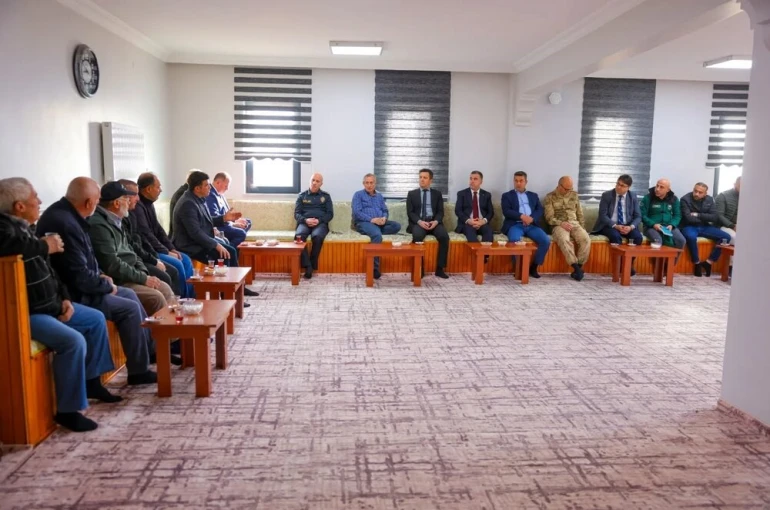 Vali Eldivan Sancaktepe’de vatandaşların taleplerini dinledi 