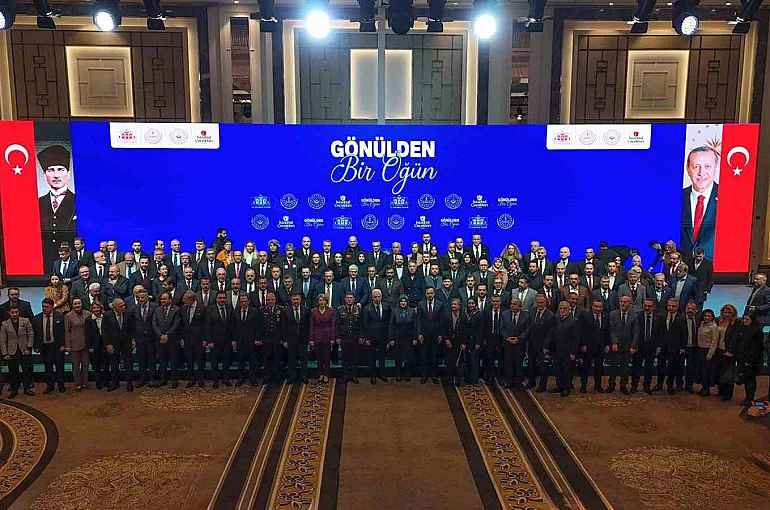 Vali Gül: "100 bin çocuğumuza sıcak yemek ulaştırmayı hedefliyoruz" 