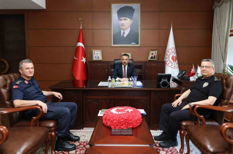 Vali Hacıbektaşoğlu başkanlığında asayiş ve güvenlik toplantısı yapıldı 