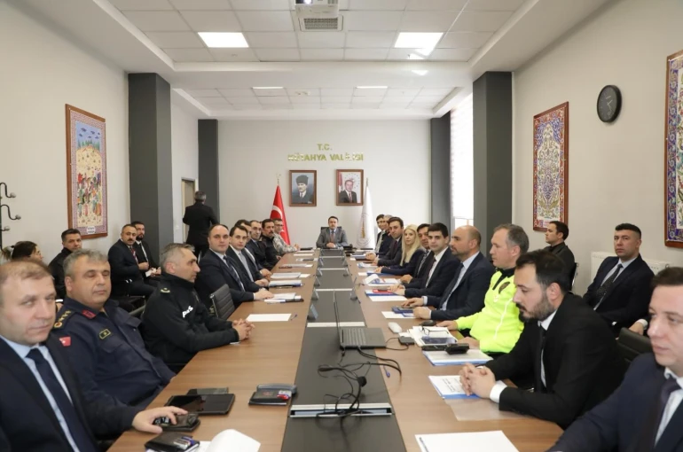 Vali Işın: "Tüm tedbirler titizlikle uygulanmaya devam edecek" 