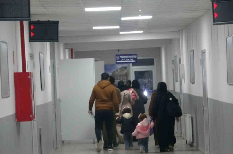 Vali Kalaylı: "Suriyelilerin gönüllü geri dönüş süreci kesintisiz sürüyor" 