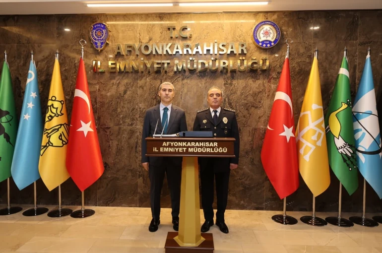 Vali, kentin asayiş durumuyla ilgili brifing aldı