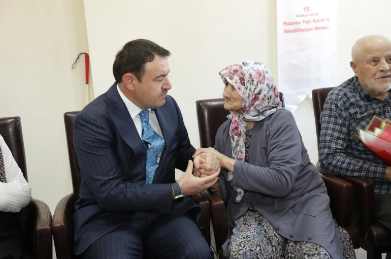 Vali Musa Işın’dan huzurevi ziyareti 