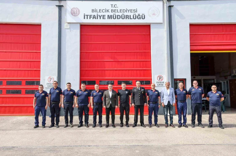 Vali Sözer itfaiye personeliyle bayramlaştı 