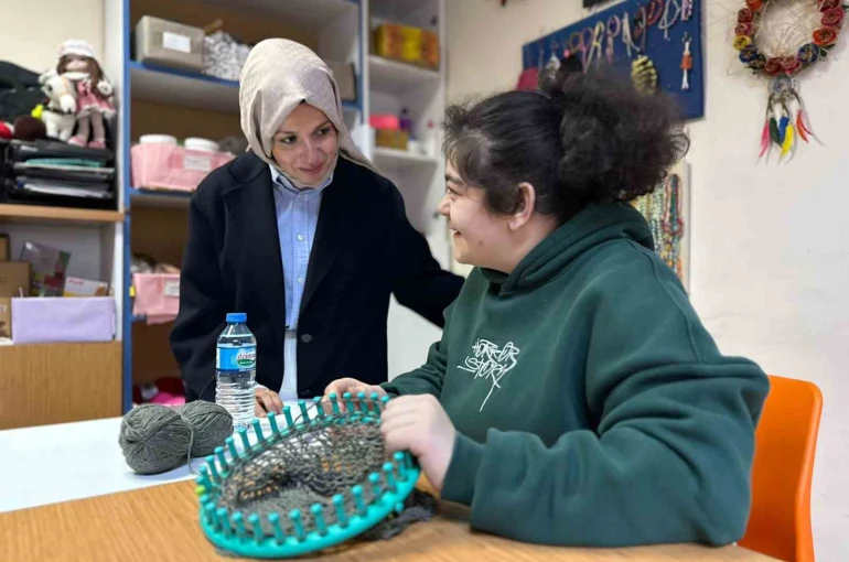 Vali Sözer’in eşi Zeynep Sözer’den engelli bireylere destek 