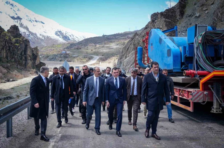 Vali Taşyapan heyelan bölgesinde 