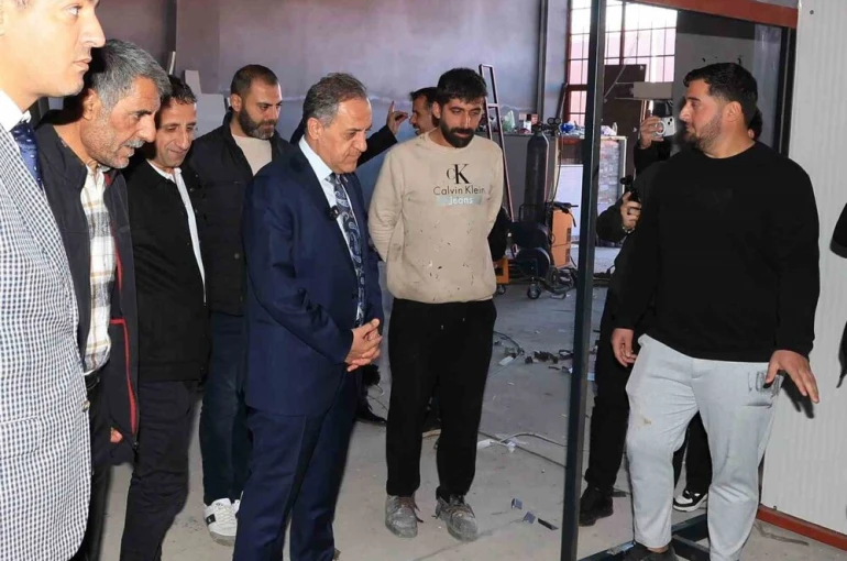 Vali Usta, asfalt çalışmalarını inceledi 