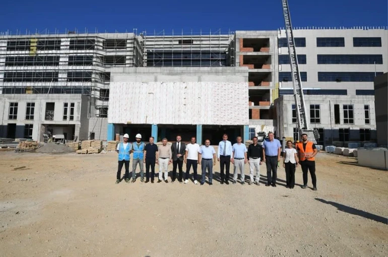 Vali Ustaoğlu yeni devlet hastanesi inşaatını inceledi 
