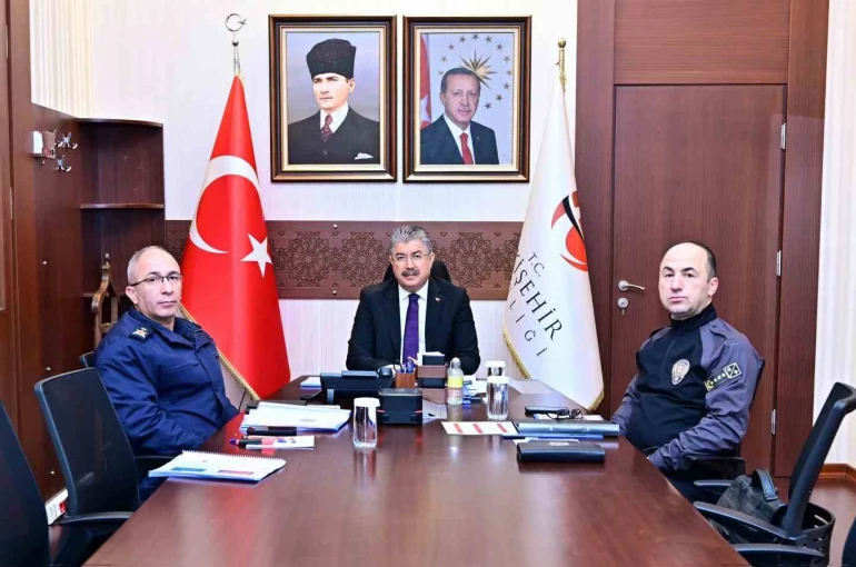 Vali Yılmaz, Video Konferans Sistemi üzerinden düzenlenen toplantıya katıldı