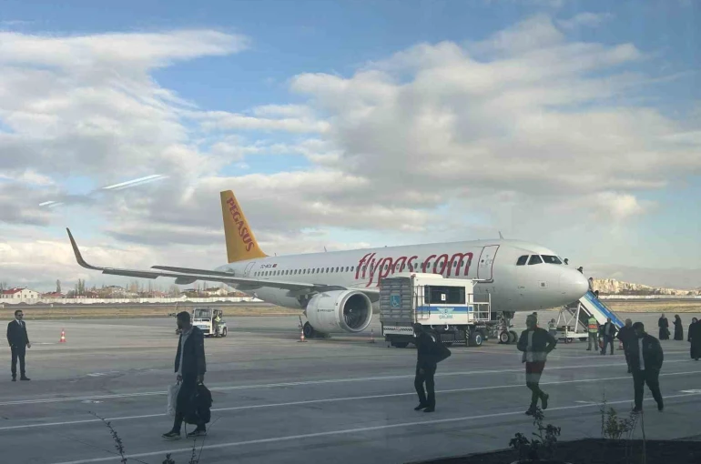 Van Ferit Melen Havalimanında uçuşlar yeniden başladı 