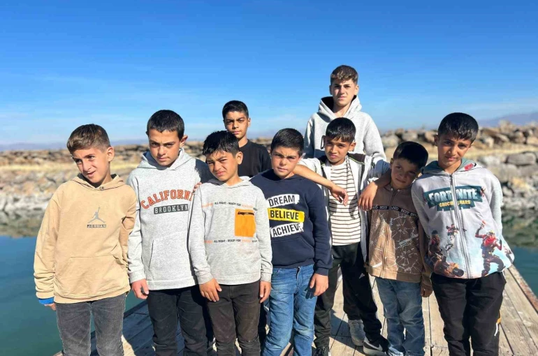 Van Gölü’nde yazın sararan saçlar kışın eski rengine döndü 