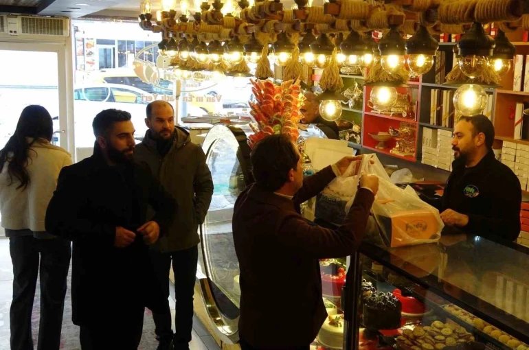 Van’da 1 Ocak doğum günü telaşı: Pastaneler için yılın en yoğun günü 