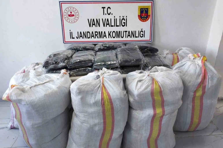 Van’da 1.1 milyon TL değerinde kaçak malzeme ele geçirildi