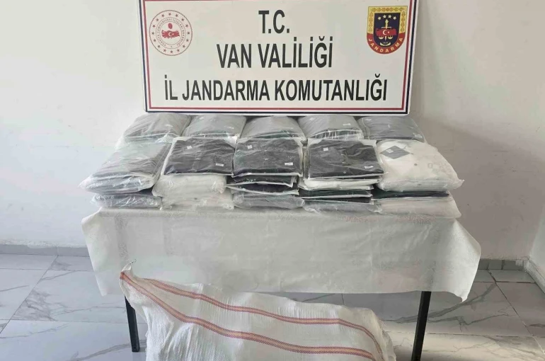 Van’da 3 milyon TL değerinde kaçak malzeme ele geçirildi 