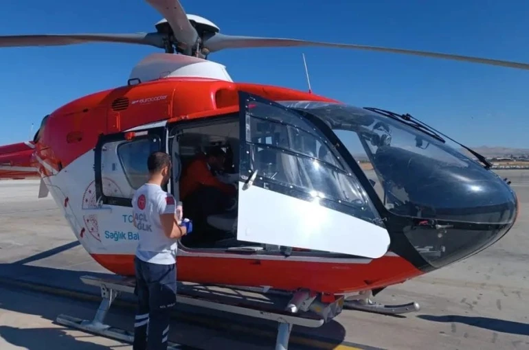 Van’da 34 günlük bebek uçak ambulansla İstanbul’a sevk edildi 