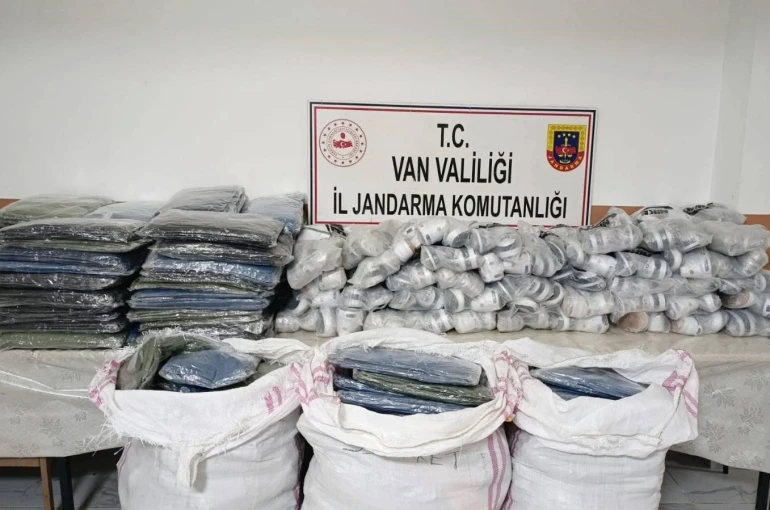 Van’da 4,1 milyon TL değerinde kaçak eşya ele geçirildi 