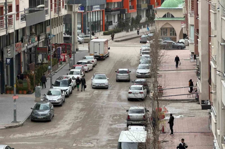 Van’da 5.2 büyüklüğünde deprem 