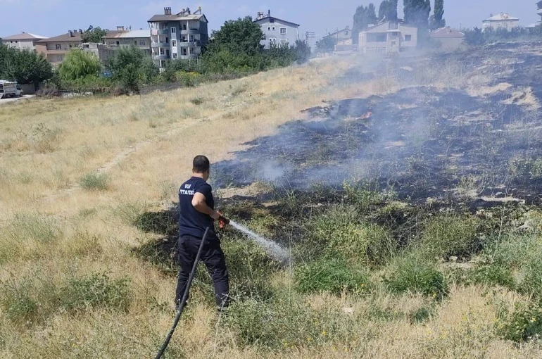 Van’da anız yangını