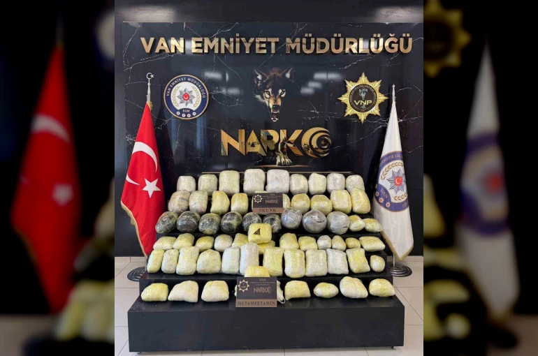 Van’da durdurulan kamyondan 74 kilo uyuşturucu çıktı 