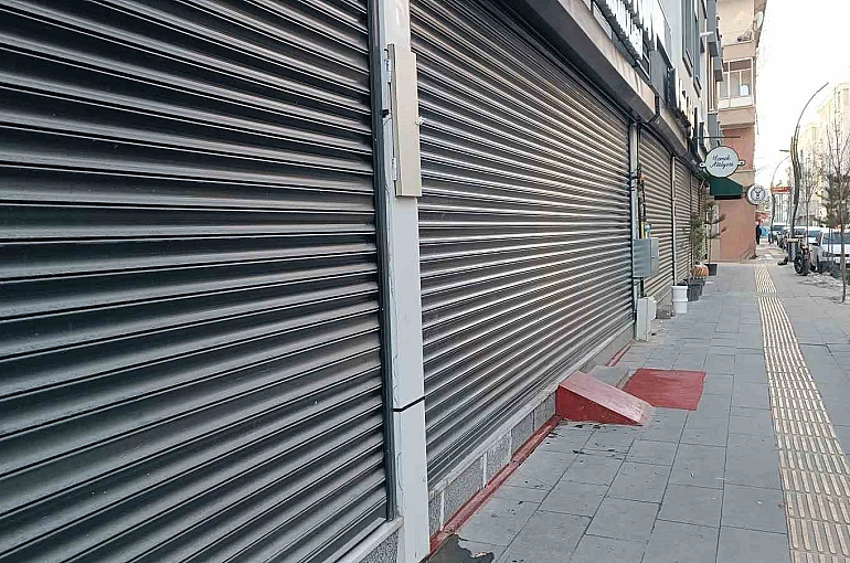 Van’da elektrik kesintisi esnafı mağdur etti 