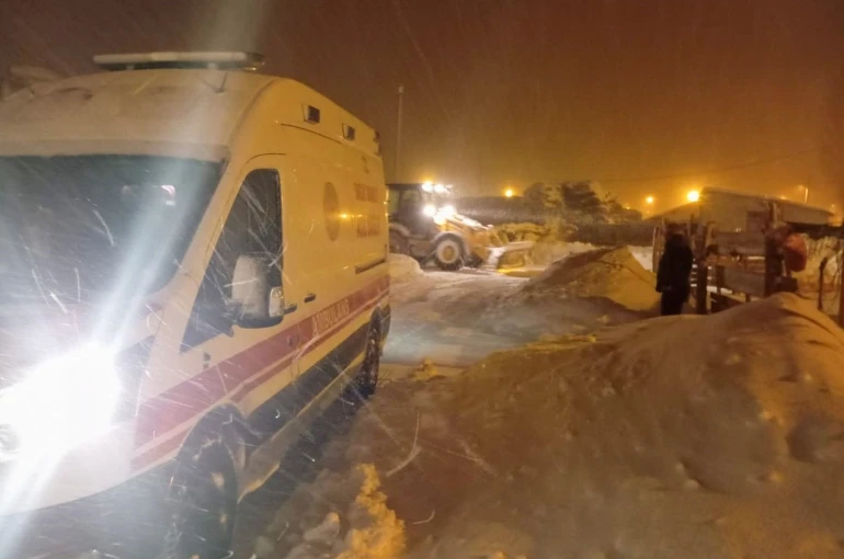 Van’da hasta ve mahsur kalanlar belediyenin çabasıyla kurtarıldı 