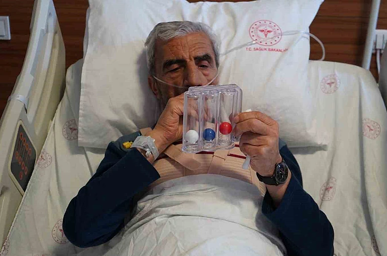 Van’da ileri düzey aort cerrahisiyle hasta hayata tutundu 