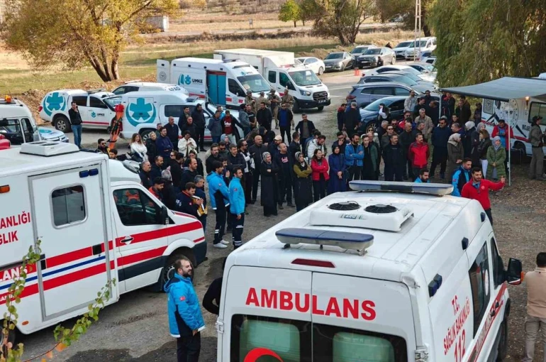 Van’da sağlık yöneticileri afet farkındalık kampında buluştu 