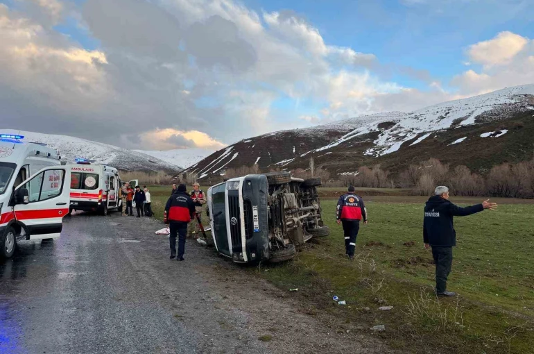 Van’da trafik kazası: 11 yaralı 