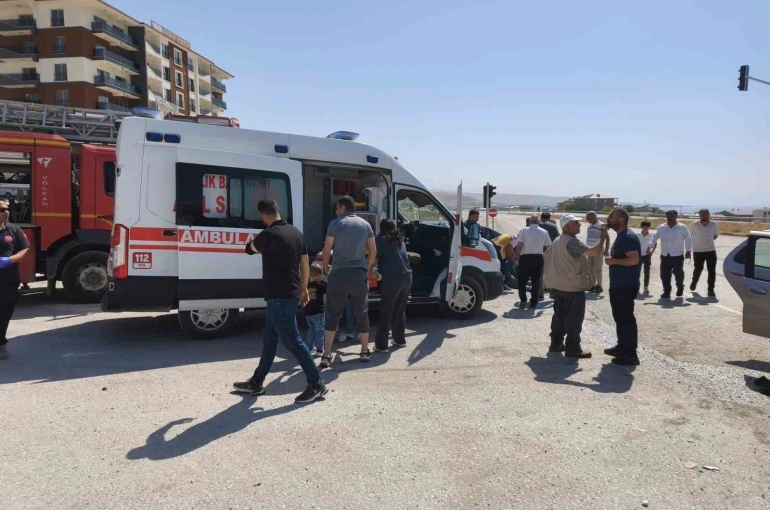 Van’da trafik kazası: 6 yaralı 