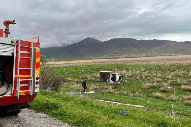 Van’ın Gevaş ilçesinde trafik kazası: 2 yaralı 