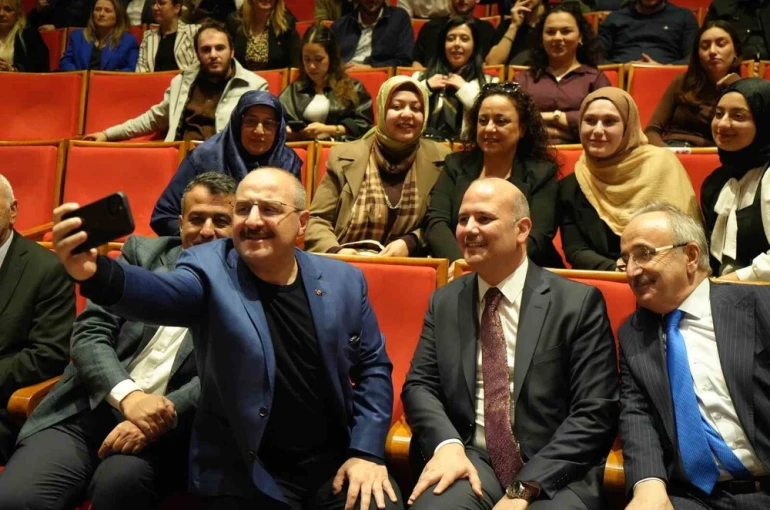 Varank: "Türkiye’nin şu anda yaşadığı en büyük sıkıntılardan bir tanesi sağlıklı bir muhalefetin olmayışı" 