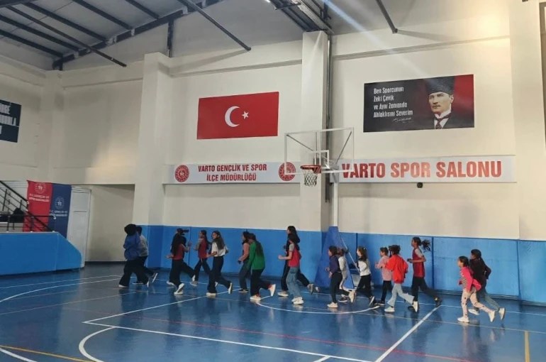 Varto’da voleybol kursuna yoğun ilgi