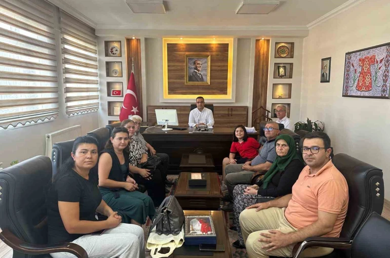 Vefat eden müdürlerinin adının yaşatılması için harekete geçtiler 