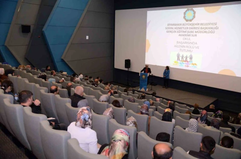 Velilere yönelik eğitim semineri düzenlendi 