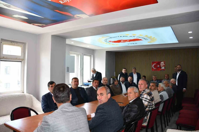 Vezirköprü’de muhtarlar derneğinde seçim: Kılıç güven tazeledi 