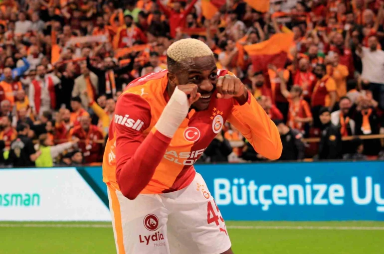 Victor Osimhen bu sezonki 20. golünü attı 