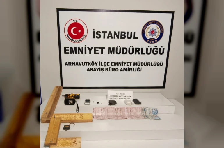 Vidaladıkları kalasların arasına zulalanan uyuşturucuyu polis buldu