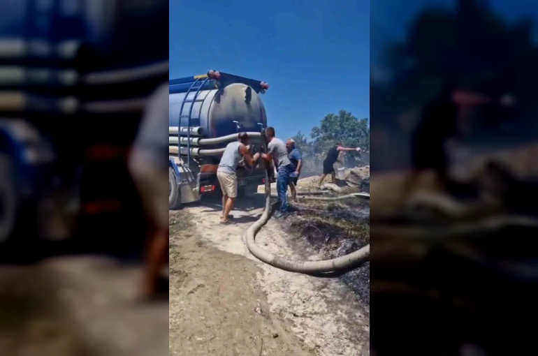 Vidanjördeki kanalizasyon suyuyla alevlerin önünü kestiler